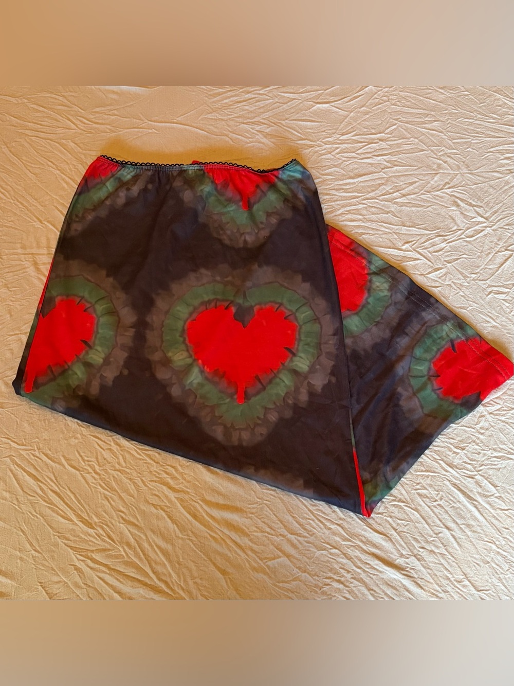 Grey midi skirt with red heart design